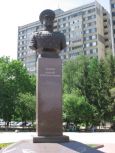 Памятник-бюст маршалу Жукову